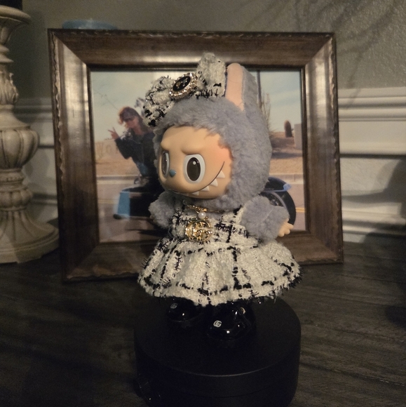 Labubu Sesame Authentic - Picture 3 of 3